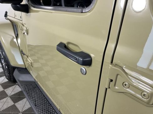Used 2026 Jeep Gladiator Sport AWD/4WD image 13