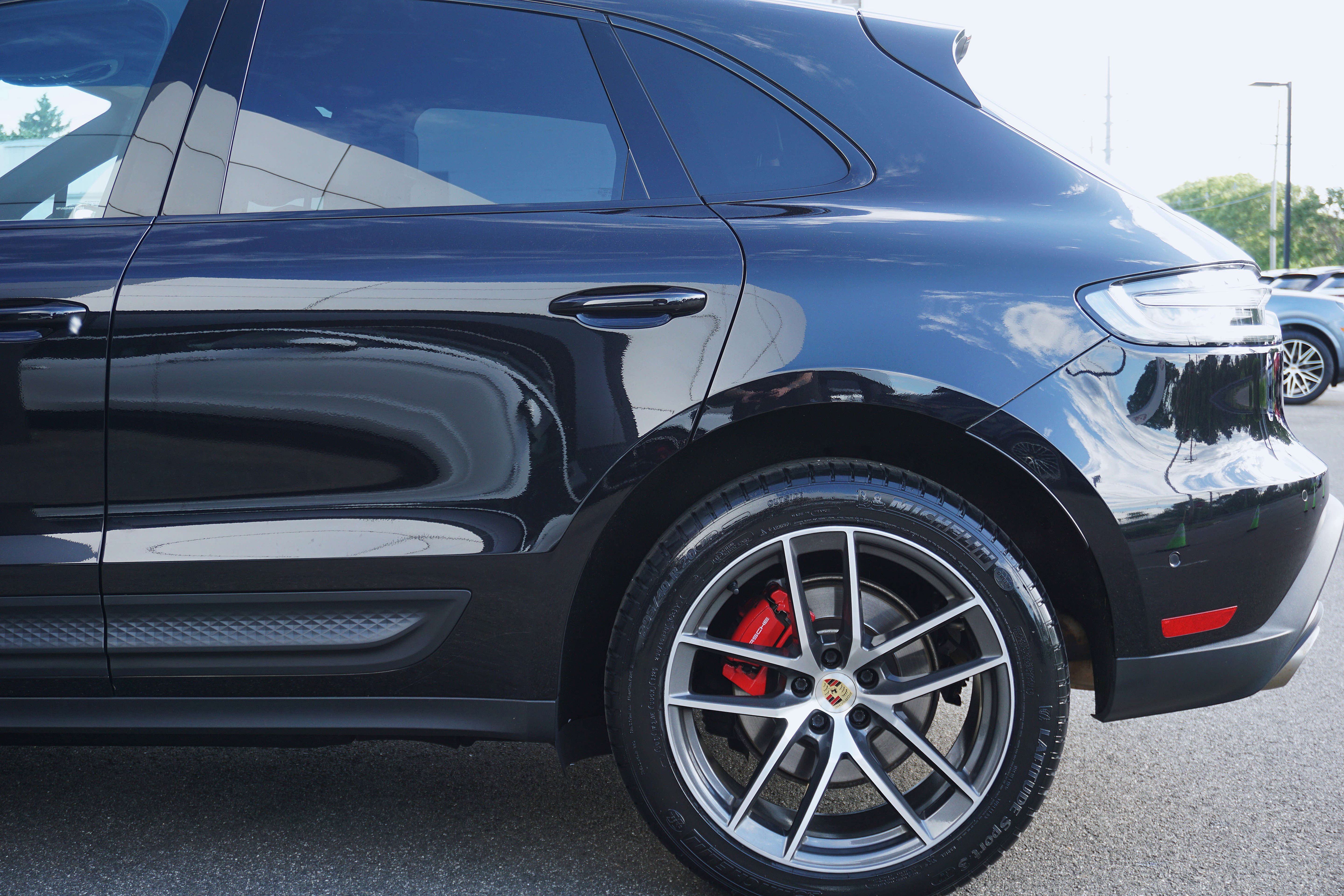 Certified 2023 Porsche Macan S AWD/4WD image 10