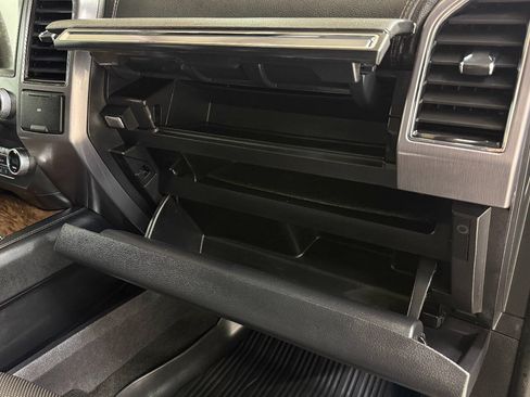 Used 2019 Ford Expedition Platinum RWD image 45