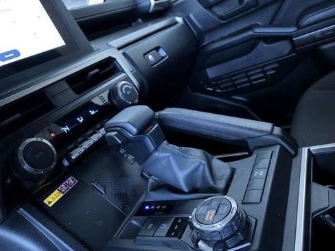 Used 2025 Toyota 4Runner TRD Off-Road image 30