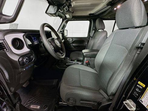 Used 2024 Jeep Wrangler Unlimited w/ Convenience Group AWD/4WD image 13