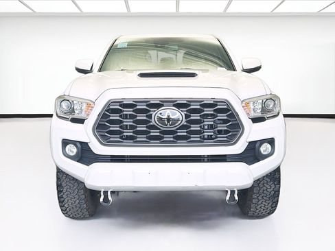 Used 2021 Toyota Tacoma TRD Sport image 2