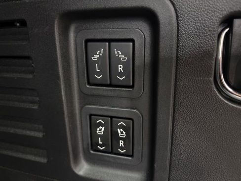 Used 2025 Buick Enclave Avenir w/ Super Cruise Package AWD/4WD image 16