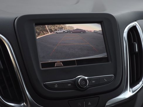 Used 2022 Chevrolet Equinox LT image 18