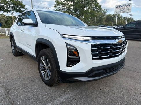 Used 2026 Chevrolet Equinox LT w/ Convenience Package II AWD/4WD image 3