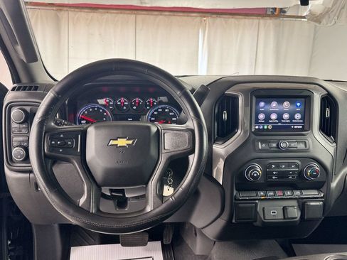 Used 2020 Chevrolet Silverado 1500 Custom w/ Custom Value Package AWD/4WD image 11