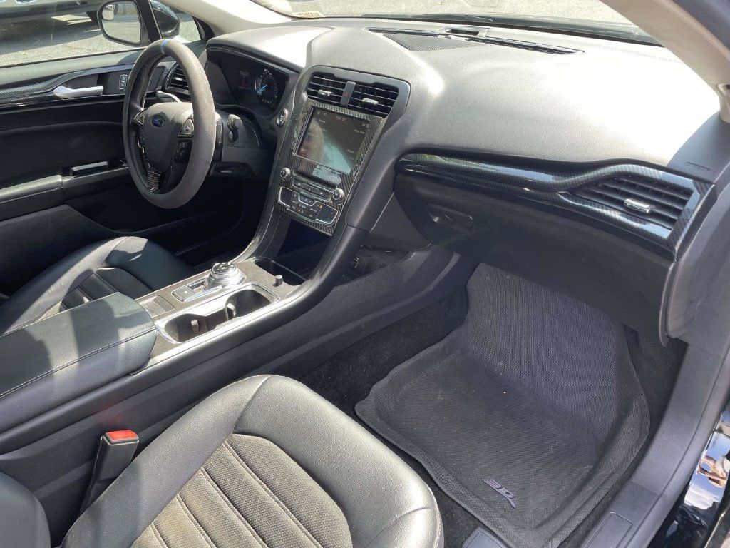 Used 2018 Ford Fusion SE w/ Equipment Group 201A FWD image 11