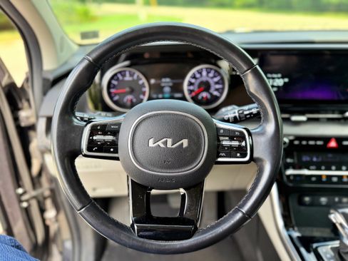 Used 2022 Kia Carnival SX FWD image 14