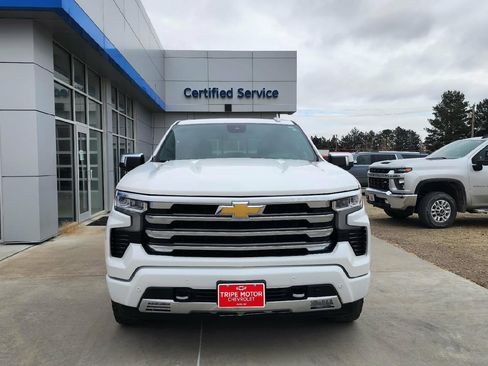 Used 2024 Chevrolet Silverado 1500 High Country w/ Technology Package image 2