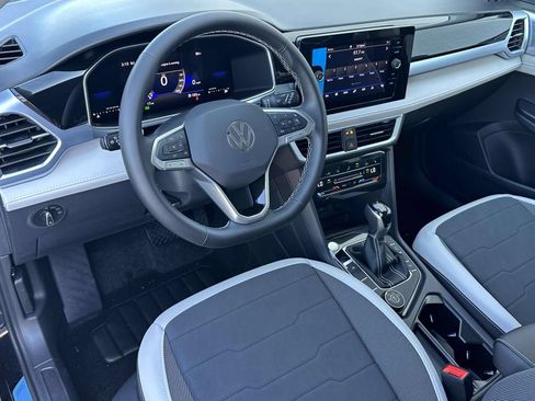 New 2026 Volkswagen Taos SE AWD/4WD image 10