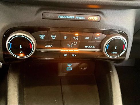 Used 2022 Ford Escape SE FWD image 15