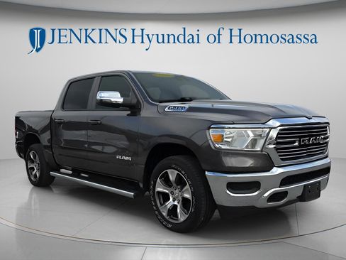 Used 2023 RAM 1500 Laramie AWD/4WD image 1