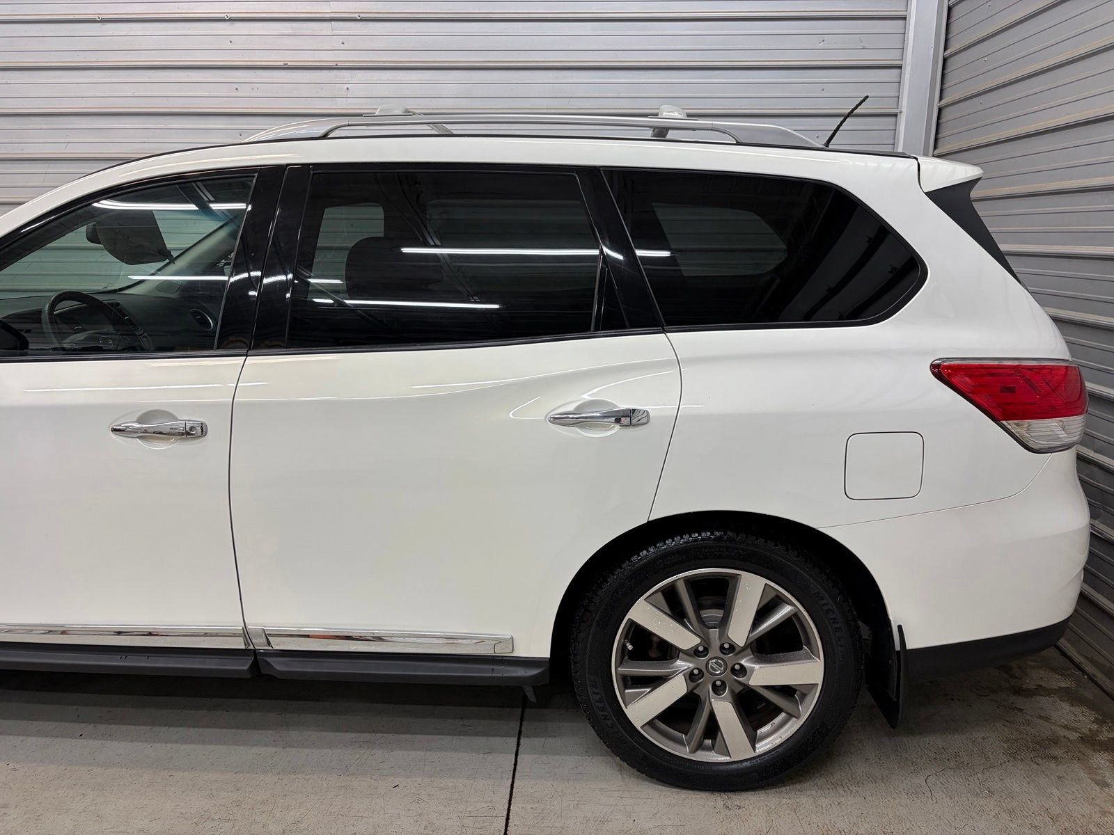 Used 2014 Nissan Pathfinder Platinum w/ Platinum Premium Package AWD/4WD image 5