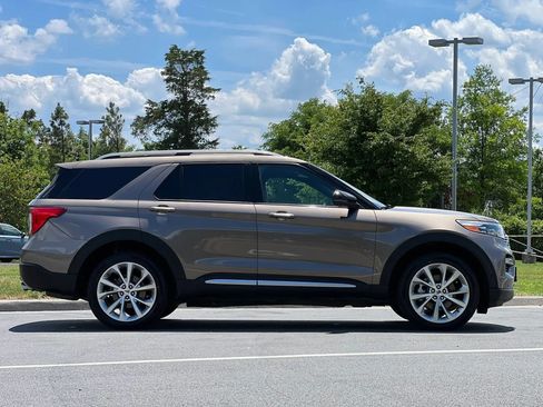 Used 2021 Ford Explorer Platinum w/ Equipment Group 601A AWD/4WD image 6