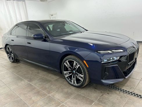 Used 2023 BMW 760i xDrive AWD/4WD image 6