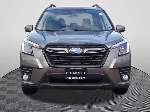 Used 2022 Subaru Forester Limited AWD/4WD image 5