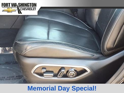 Used 2023 Jeep Grand Cherokee Overland w/ Luxury Tech Group IV AWD/4WD image 6