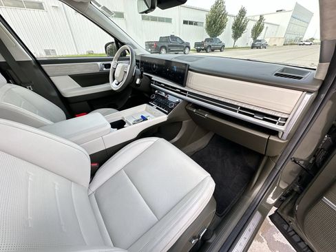 Used 2024 Hyundai Santa Fe Calligraphy AWD/4WD image 29