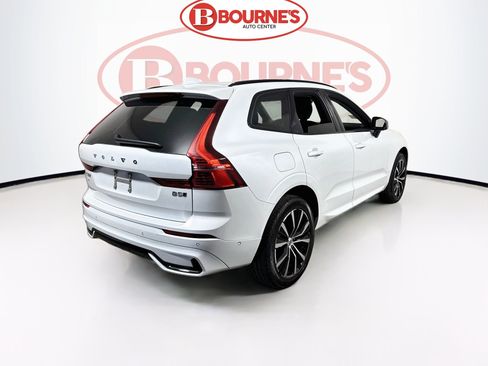 Used 2024 Volvo XC60 B5 Plus w/ Climate Package AWD/4WD image 12