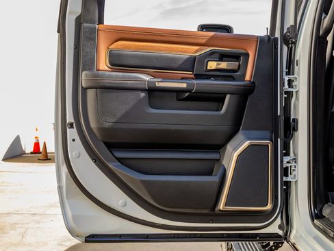 Used 2024 RAM 2500 Limited w/ Safety Group image 40