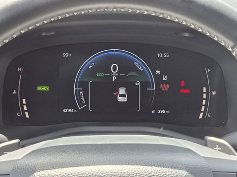 Used 2025 Toyota Camry SE FWD image 16