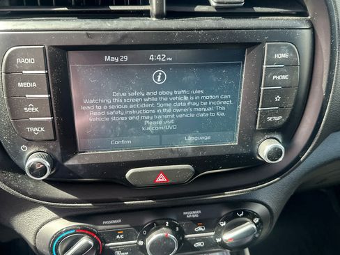 Used 2021 Kia Soul LX FWD image 7