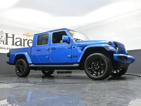Used 2022 Jeep Gladiator Overland AWD/4WD image 2