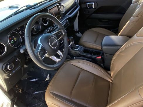 Used 2023 Jeep Wrangler Unlimited Sahara image 5