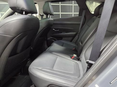 Certified 2025 Hyundai Tucson Limited FWD image 6