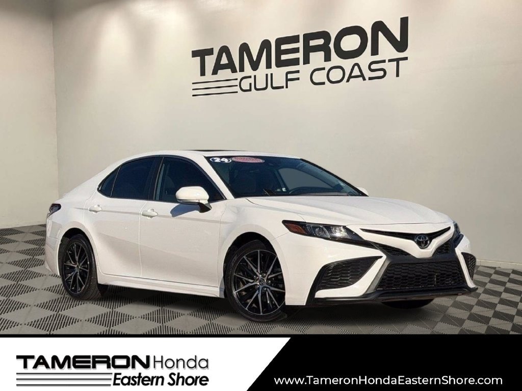 Used 2024 Toyota Camry SE FWD image 1