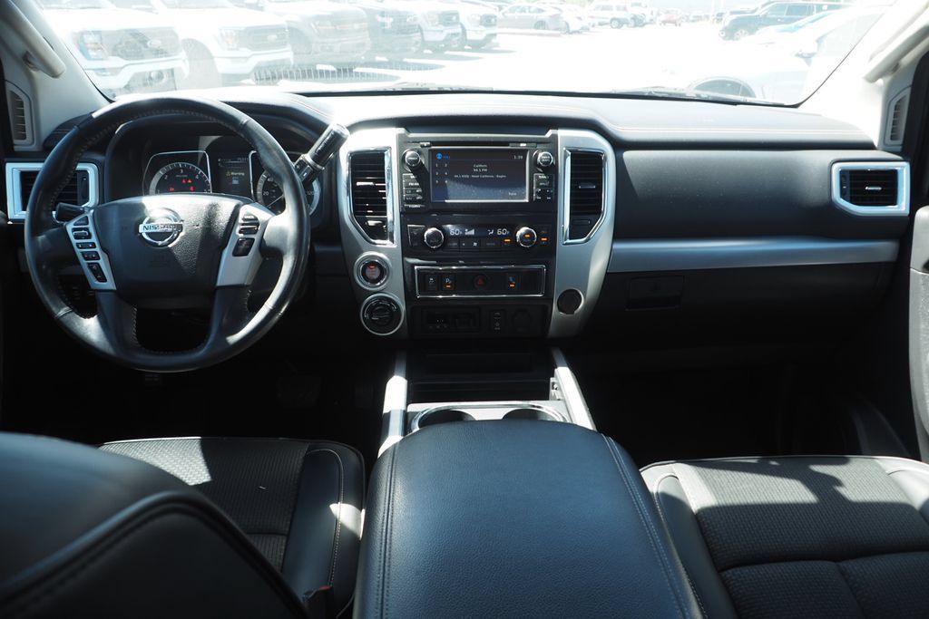 Used 2017 Nissan Titan PRO-4X AWD/4WD image 16