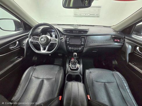 Used 2017 Nissan Rogue SL w/ SL Premium Package FWD image 12