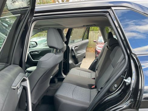 Used 2025 Toyota RAV4 XLE image 25