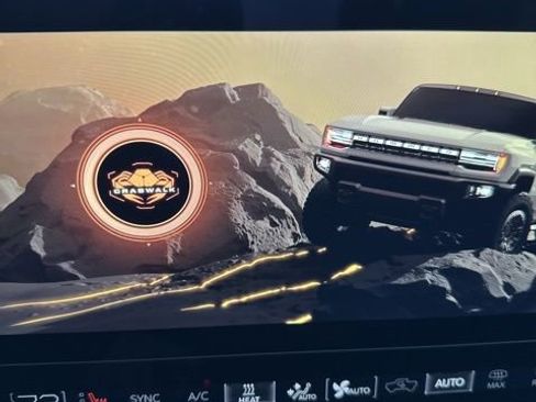 Used 2024 GMC Hummer EV 2X w/ LPO, Illumination Package image 29