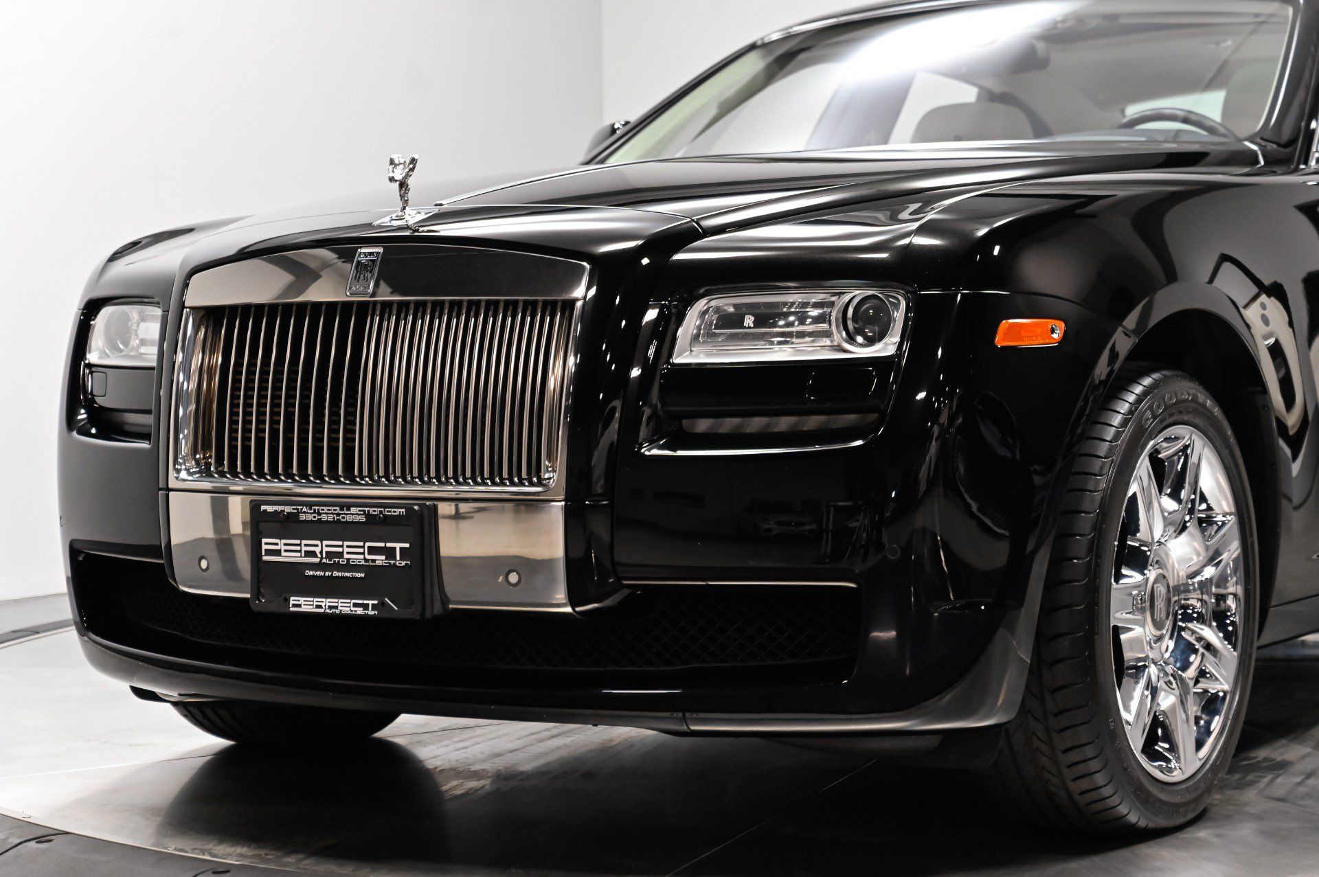 Used 2012 Rolls-Royce Ghost RWD image 56