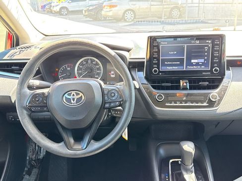 Used 2021 Toyota Corolla LE image 10