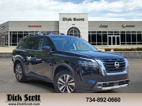 Used 2024 Nissan Pathfinder SL AWD/4WD image 1