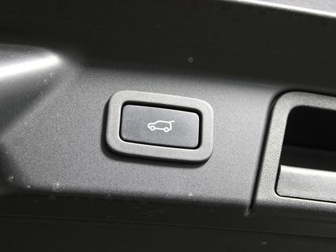 Used 2021 Land Rover Range Rover Velar S AWD/4WD image 33