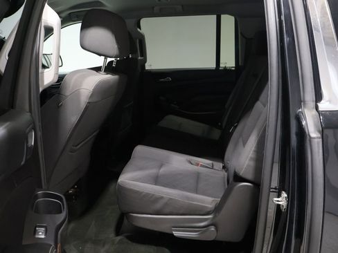 Used 2018 Chevrolet Suburban LS image 17