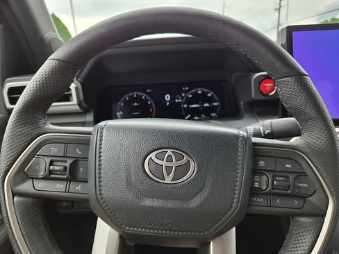 Used 2025 Toyota Tacoma TRD Sport w/ TRD Sport Premium Package AWD/4WD image 22