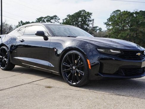 Used 2023 Chevrolet Camaro LT image 2