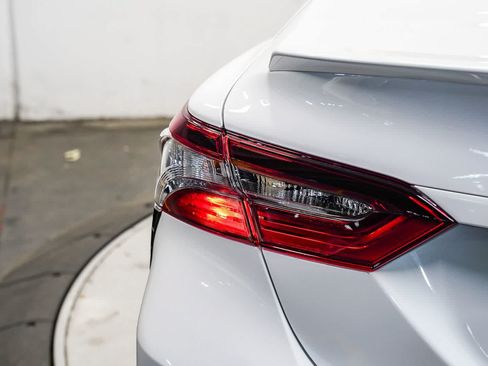 Used 2024 Toyota Camry SE FWD image 11
