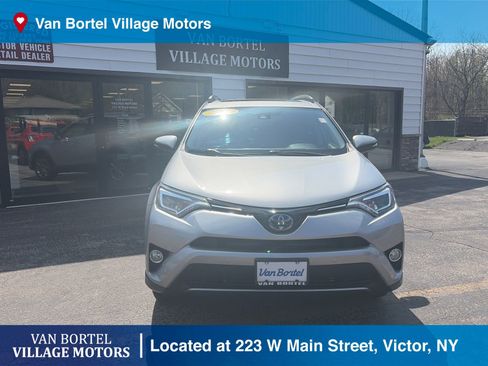 Used 2018 Toyota RAV4 Limited AWD/4WD image 2