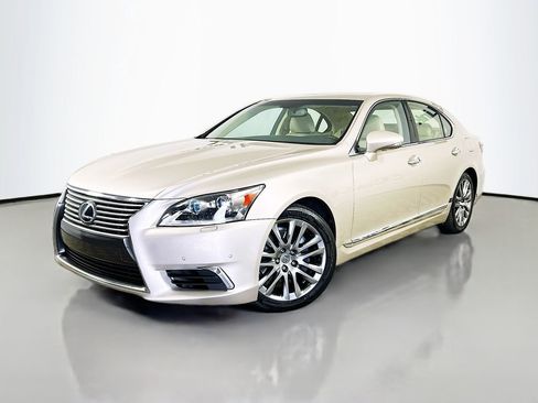 Used 2015 Lexus LS 460 w/ Comfort Package RWD image 3