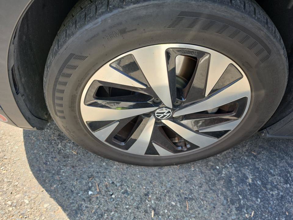 Used 2023 Volkswagen ID.4 2WD image 13