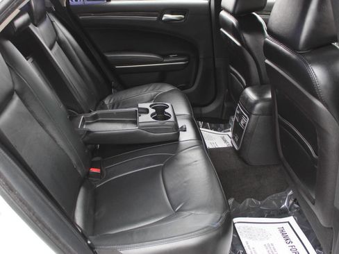 Used 2016 Chrysler 300 Limited image 11