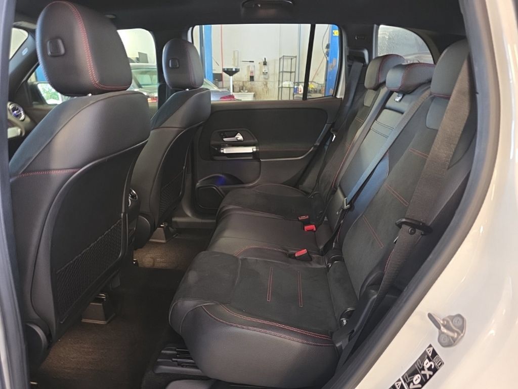 Used 2021 Mercedes-Benz GLB 250 w/ AMG Line image 5