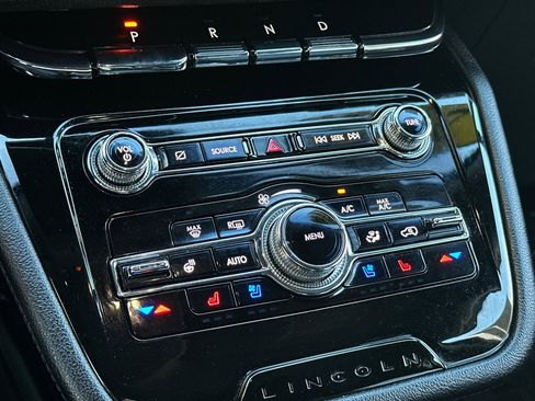 Used 2022 Lincoln Corsair FWD w/ Premium Package image 20