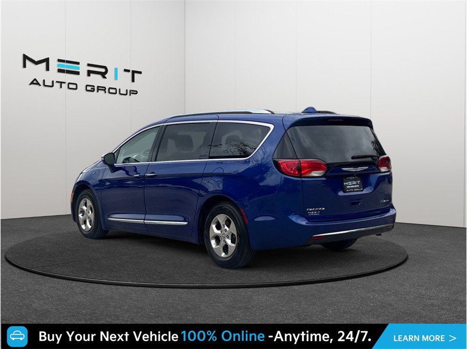 Used 2018 Chrysler Pacifica Limited FWD image 7