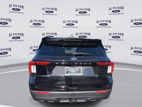 New 2026 Ford Explorer Active RWD image 4